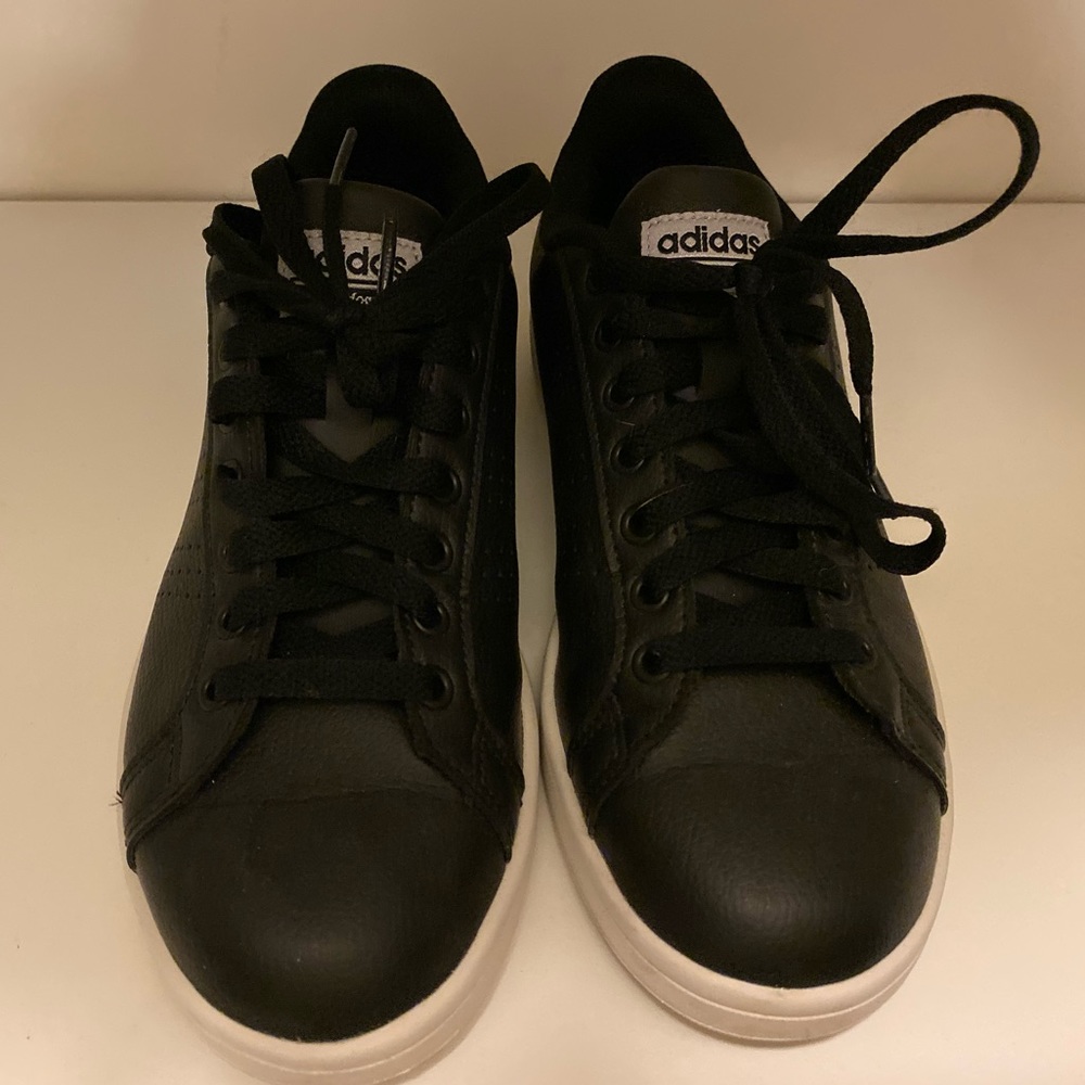 Black Adidas Advantage cloudfoam shoes size 7